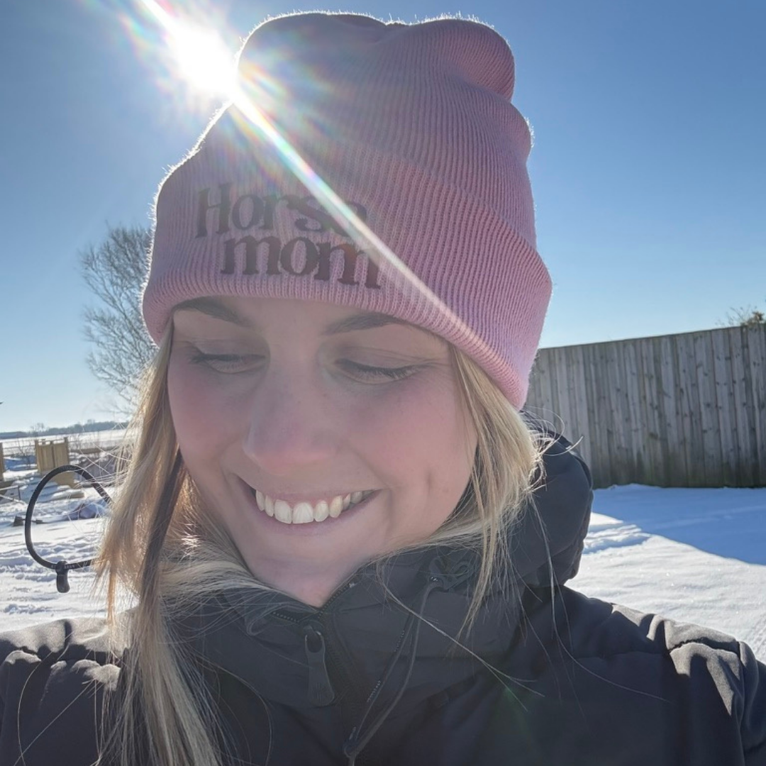 Horse Mom – Mössa med Mudd för Hästmammor